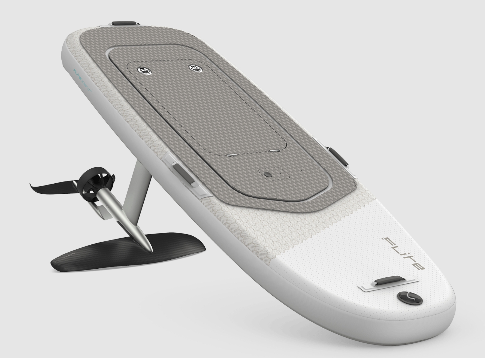 Opblaasbare Fliteboard Air in grijs en wit, rechtop op de mast